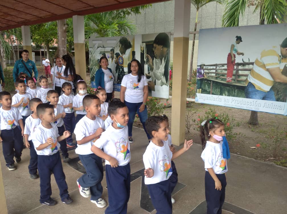 Niñas y niños del estado Guárico aprenden sobre técnicas cinematográficas en Infocentros de Guárico