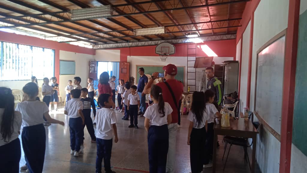 Prepara taller de introducción a la programación y la robótica dirigido a niños y niñas en Carabobo