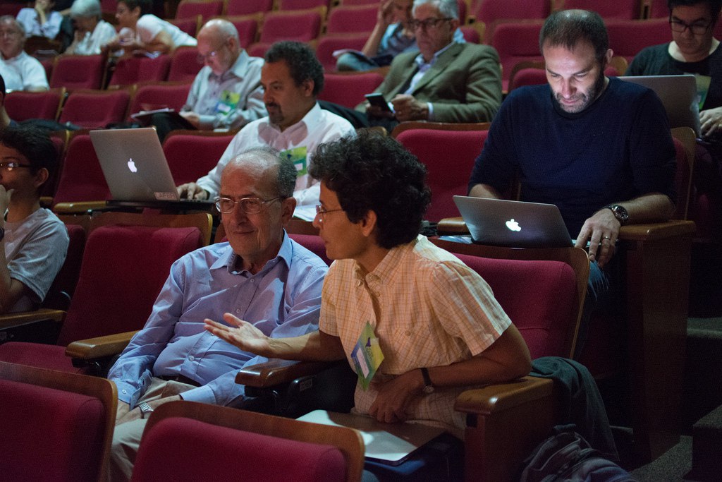 Conferencia en Sao Paulo, 2016, con Rodolfo Gambini, tutor de tesis de licenciatura. Foto Cortesía.
