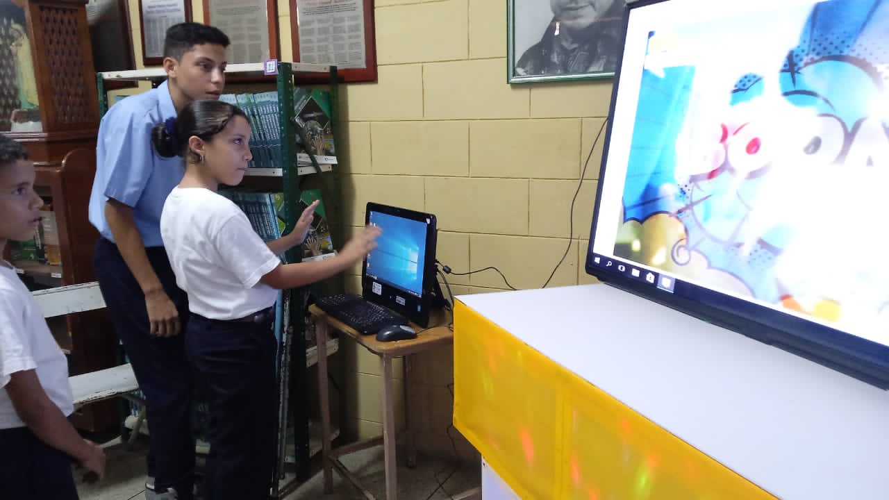 Con más de 19 proyectos se instaló el I Encuentro de Robótica Educativa en Falcón