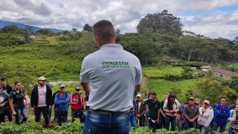 Tachirenses reciben formación sobre cultivo de semilla de papa en taller dictado por el Mincyt