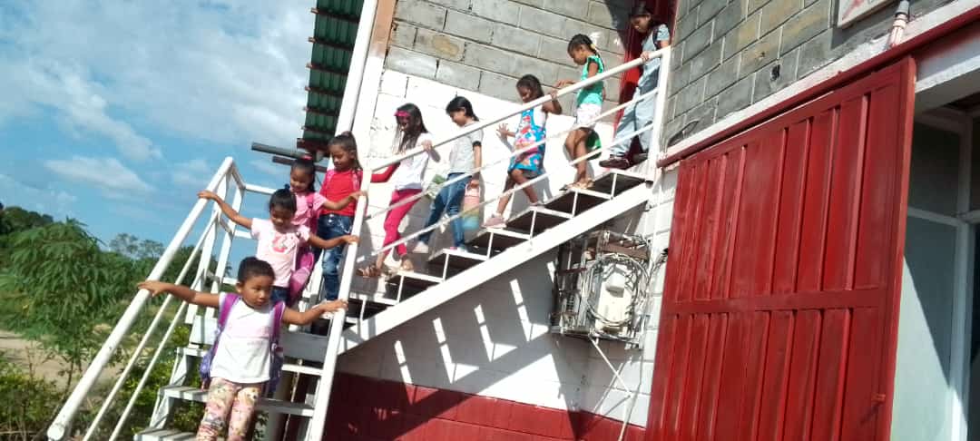 Este proceso formativo y recreativo comenzó en agosto con la activación de la Escuela de Chocolatería Chejerú. Fotos Fundacite Amazonas.