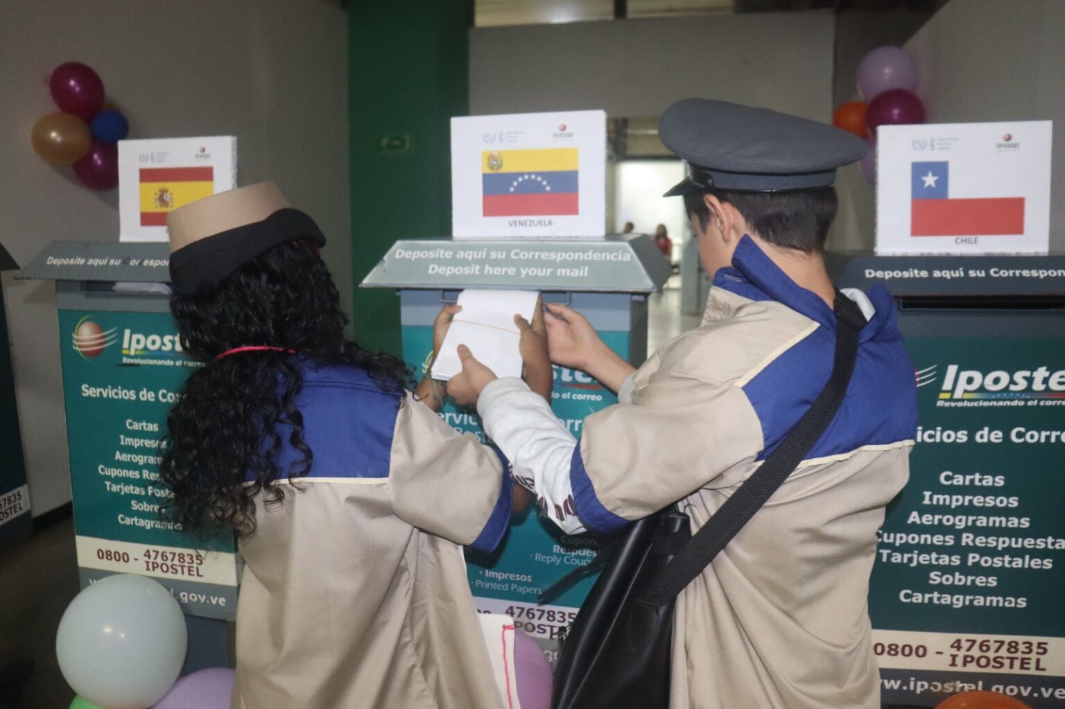 Semilleros científicos de Caracas recorrieron la Ruta Postal. Fotos Ipostel