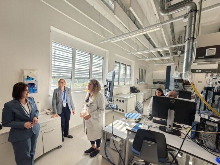 Vicepresidenta sectorial visita laboratorios de Seibersdorf para conocer uso de las aplicaciones nucleares con fines pacíficos