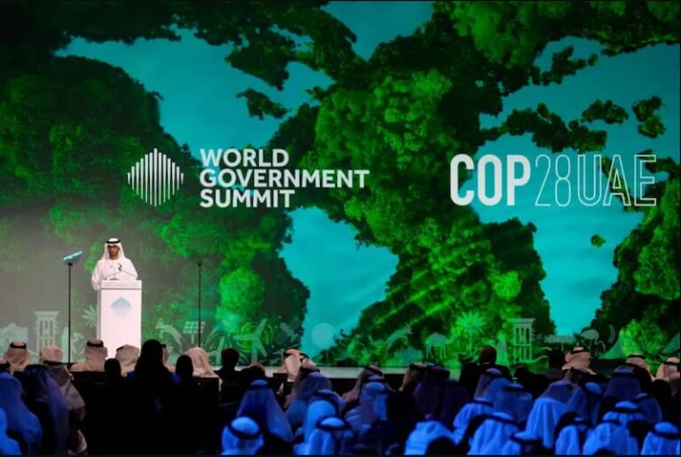 La COP28 concluye con histórico acuerdo para abandonar los combustibles fósiles