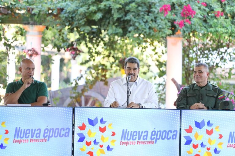 Presidente Maduro convoca jornada de consulta y debate por las 7T-2030 con los movimientos sociales