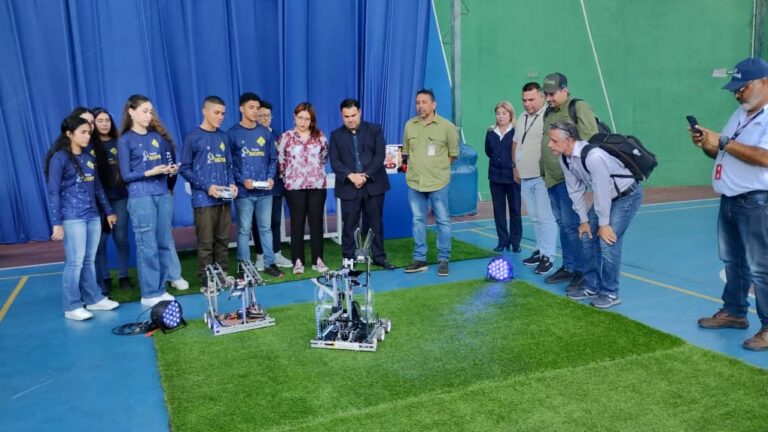 Viceministra Danmarys Hernández acompaña presentación de proyecto de robótica educativa en el Zulia