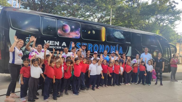 Fundación CIDA fortalece enseñanza de la astronomía en instituciones educativas de Mérida