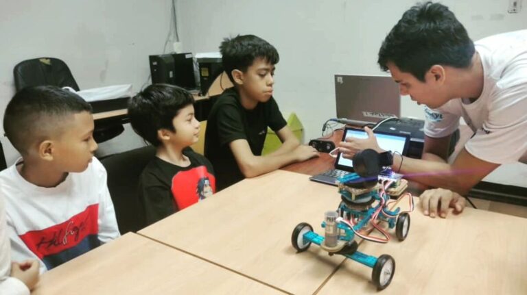 La robótica educativa se expande en escuelas carabobeñas