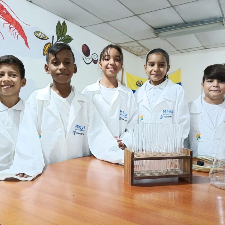 Estudiantes de Sucre participan en jornada “Ciencias Divertidas”