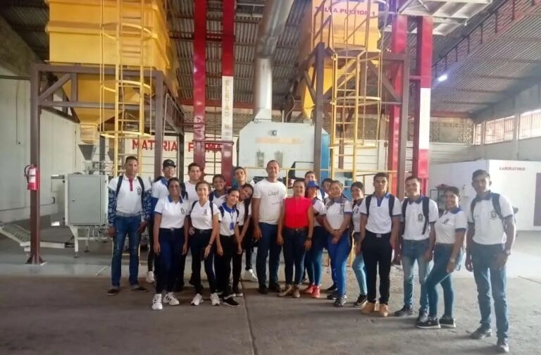 Estudiantes de la UNEFA visitan planta de cereales y leguminosas en Apure