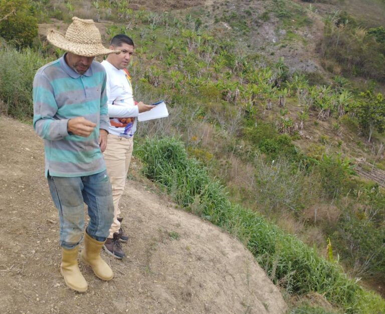 Codecyt realiza acompañamiento técnico a familias campesinas de Miranda