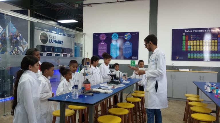 Estudiantes de La Guaira se capacitan en Centro Didáctico para la Enseñanza de las Ciencias