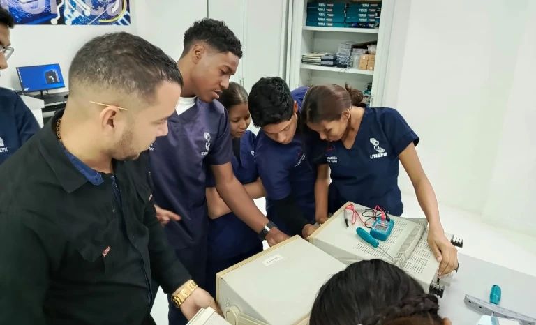 Cayapa Heroica recupera equipos médicos en el Complejo Académico Santa Ana de Falcón