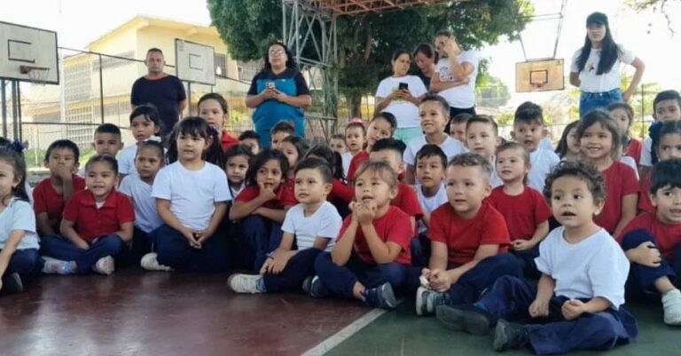 Semilleros Científicos de Mérida aprenden de astronomía y el sistema solar