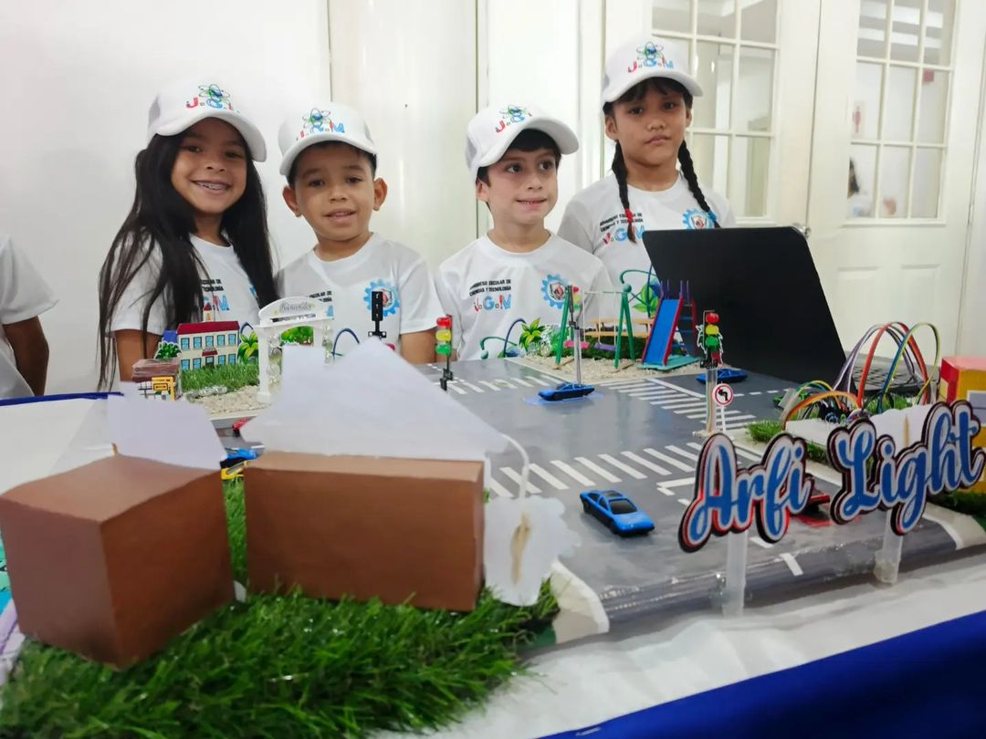 They hold the 3rd School Science and Technology Conference in the state of Anzoategui