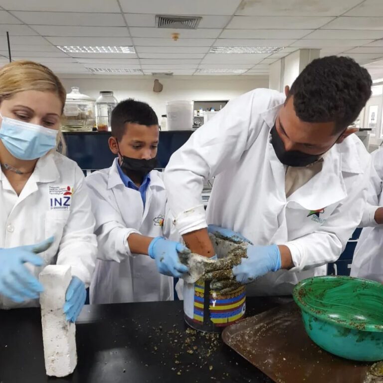 Zulia | Estudiantes de la U.E. Roberto González se forman en la Ruta Científica