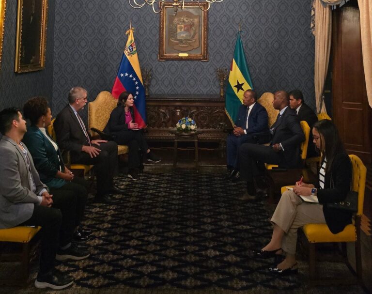 Venezuela y Santo Tomé y Príncipe revisaron agenda de cooperación científica y educativa