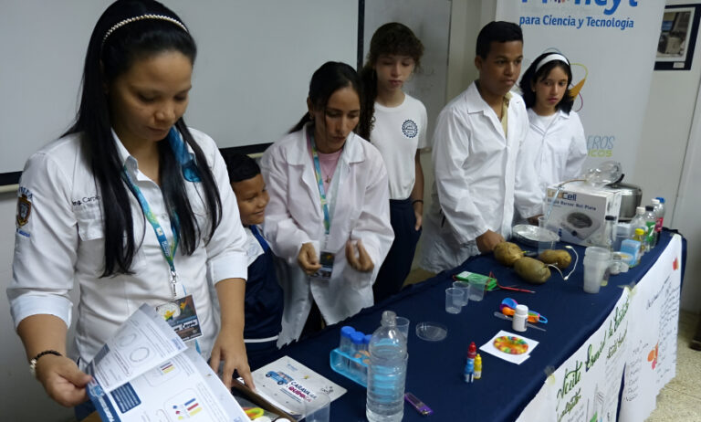 Gobierno Bolivariano continúa impulso de la ciencia con Caravana de la Química en Aragua