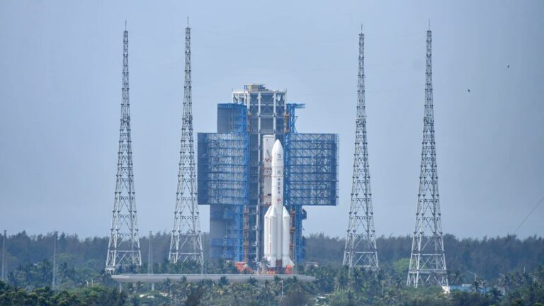 Venezuela celebra lanzamiento de la sonda espacial china Chang’e-6 hacia la cara oculta de la Luna