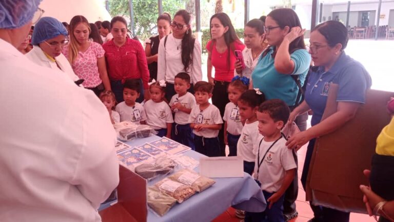 La magia de la ciencia llenó de alegría a estudiantes del Complejo Educativo «Los Ángeles» en Yaracuy