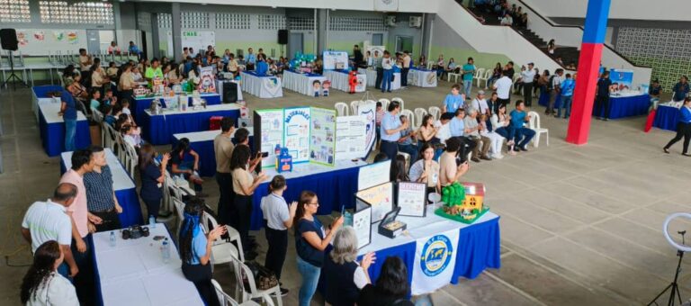 Estudiantes mostraron habilidades en Ferias de Innovación “Semilleros Científicos” en Bolívar
