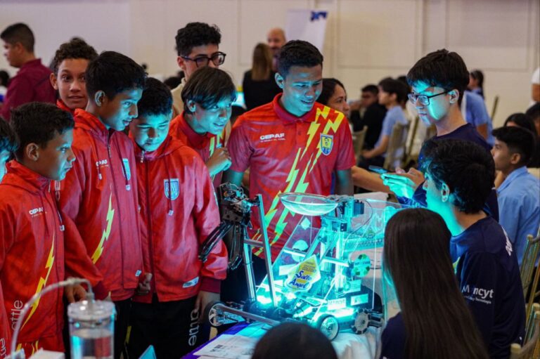 Feria de Innovación “Semilleros Científicos” y Olimpiada Regional de Robótica en Zulia congregaron al talento joven