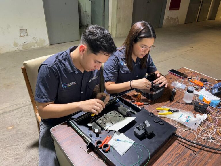 Ingenieros del Cendit reconectan cableado de fibra óptica y garantizan formación en universidades