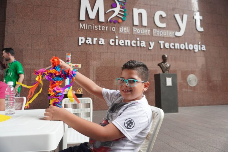 Mincyt celebra Velorio de la Cruz de Mayo con actividades recreativas