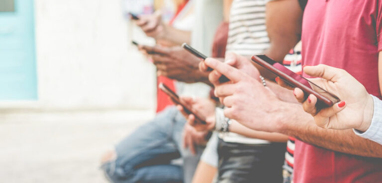 Redes sociales: ventajas y amenazas para la juventud
