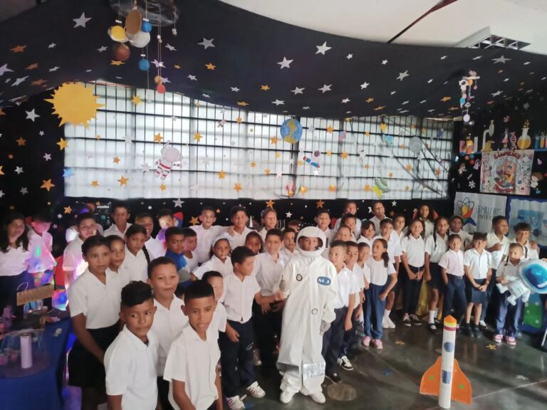 Estudiantes de Carabobo refuerzan conocimientos en astronomía