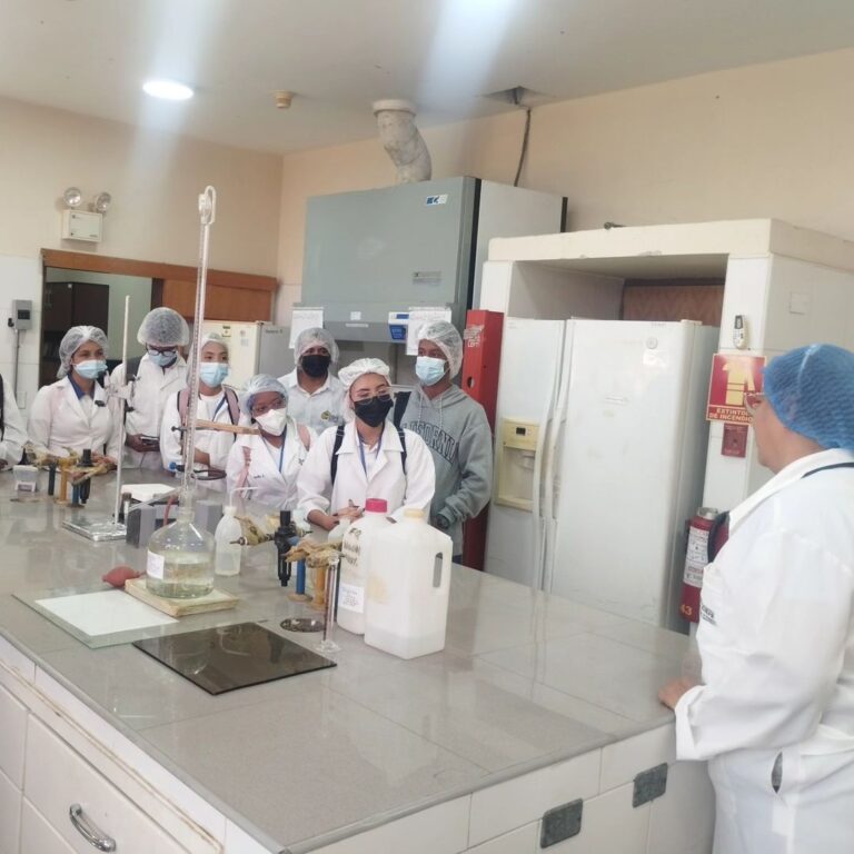 Estudiantes de la UNEFA visitaron espacios de la Fundación CIEPE