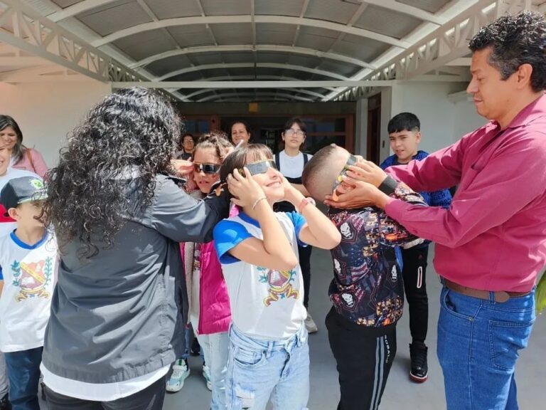 Más de mil estudiantes descubren la magia de la astronomía en la Feria de Oportunidades de Estudio 2024 en Mérida
