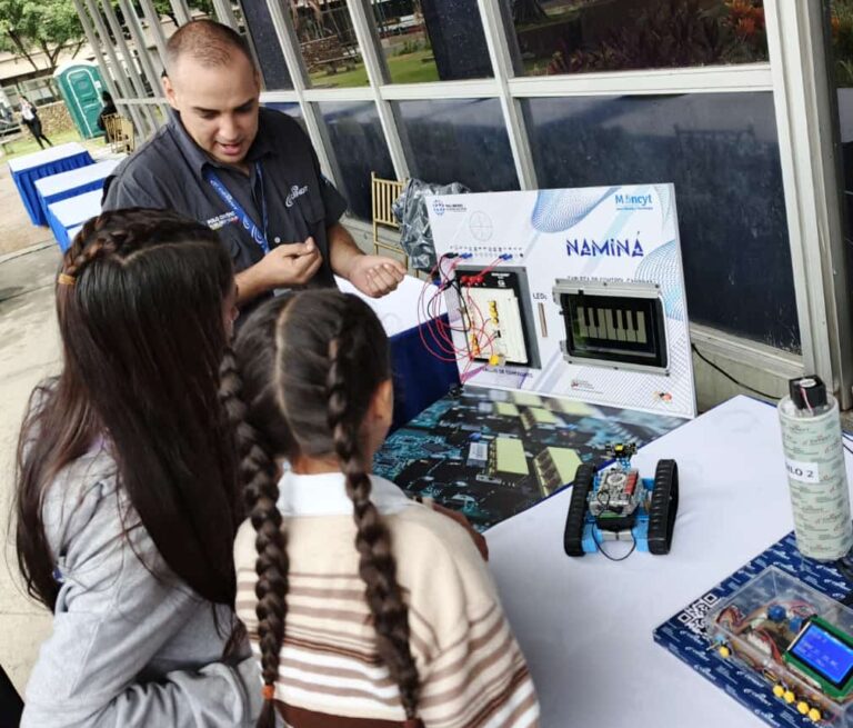 Niños y niñas interactuaron con proyectos educativos del Cendit