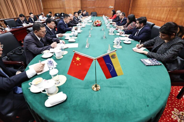Venezuela y China fortalecen alianzas estratégicas en materia espacial