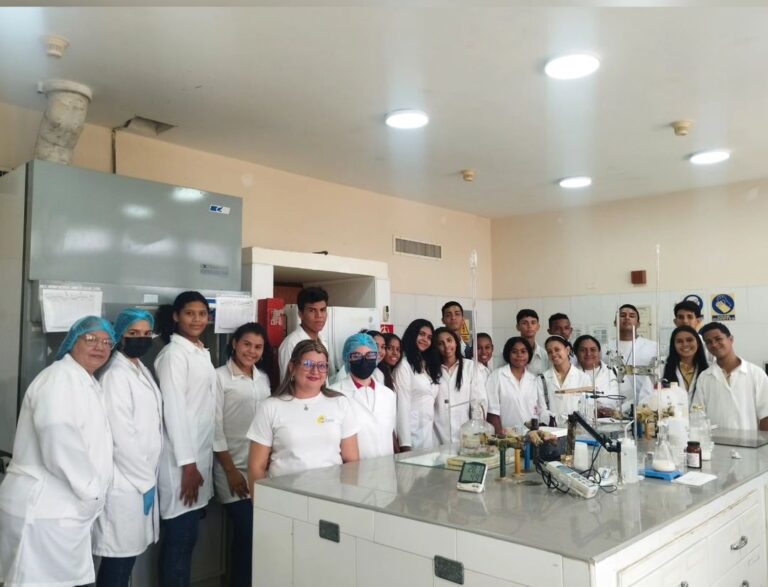 Estudiantes de Yaracuy realizan visita guiada en Fundación CIEPE
