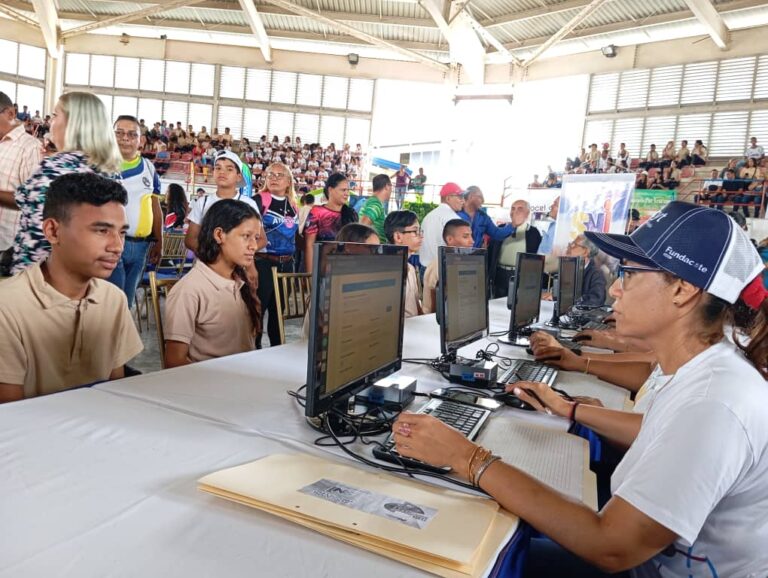 Feria de Oportunidades de Estudio Guárico 2024: forjando futuros brillantes