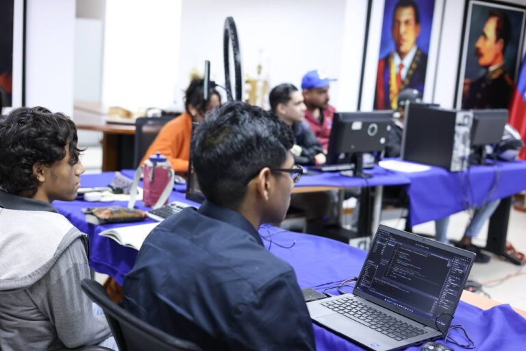 Culmina con éxito curso sobre desarrollo de videojuegos organizado por Telecom Venezuela C.A