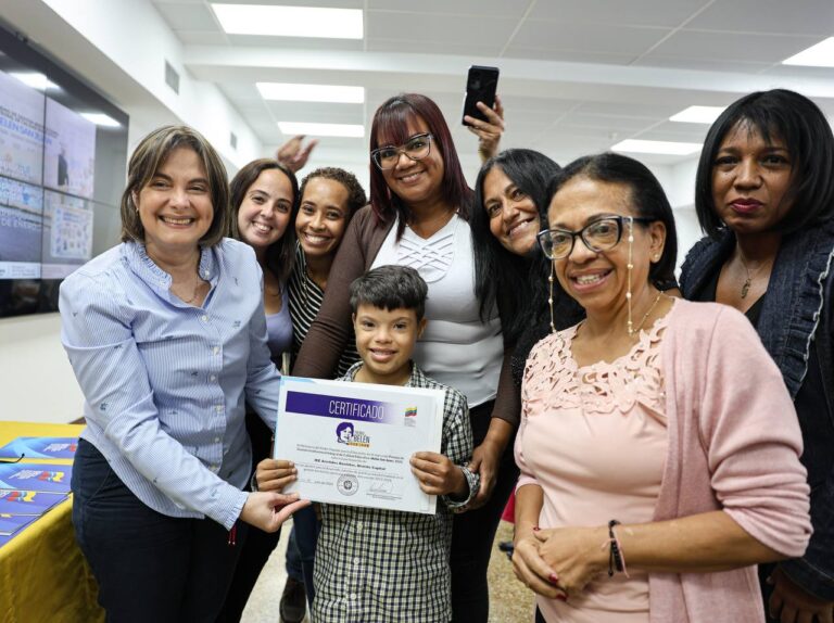 Escuelas de Caracas reciben premio a la Gestión Institucional «Belén San Juan 2024»