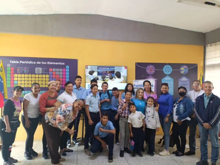 Inauguran aula científica en la Unidad Educativa “El Molino” en el estado Carabobo
