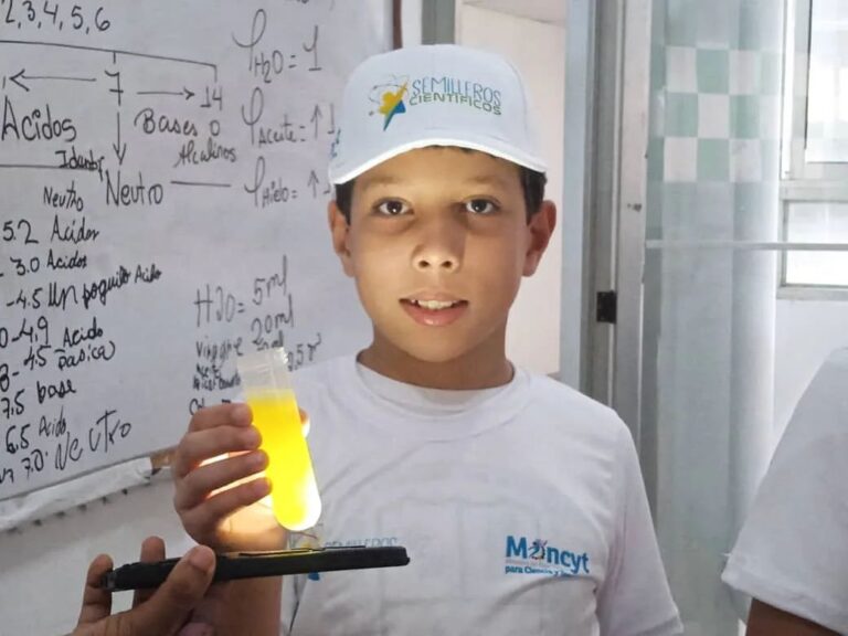 Estudiantes de Guárico conectan con la química en jornadas científicas