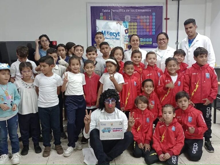 Caravana de la Química realiza jornada formativa para docentes y estudiantes del Zulia