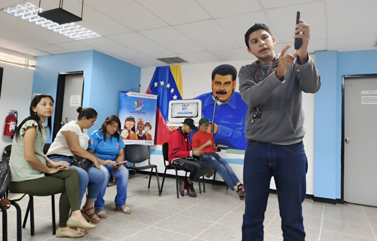 Infocentro Apure dicta taller sobre edición de videos con teléfonos móviles