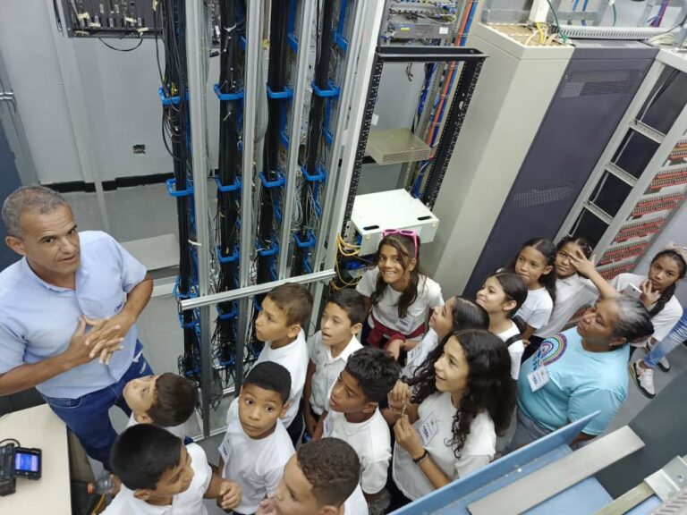 Cantv incentiva amor por las telecomunicaciones en más de 700 estudiantes yaracuyanos