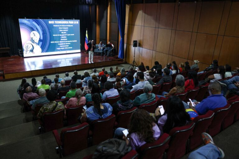 Foro Caracas Inteligente debatió sobre la IA y sus aportes a la humanidad