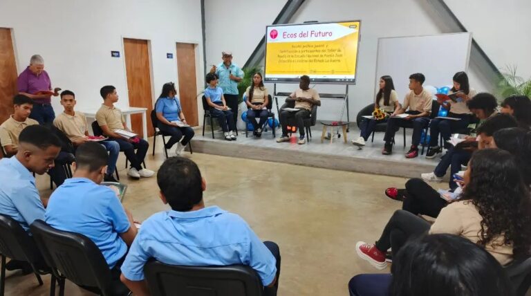 Centro Didáctico para la Enseñanza de las Ciencias recibió a jóvenes poetas como parte del 18° Festival Mundial de Poesía