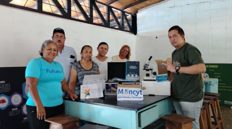 Estudiantes de Barinas cuentan con dos nuevos laboratorios de ciencia
