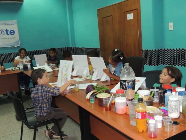 En Yaracuy niños y niñas participaron en taller “El Arte de la Química”
