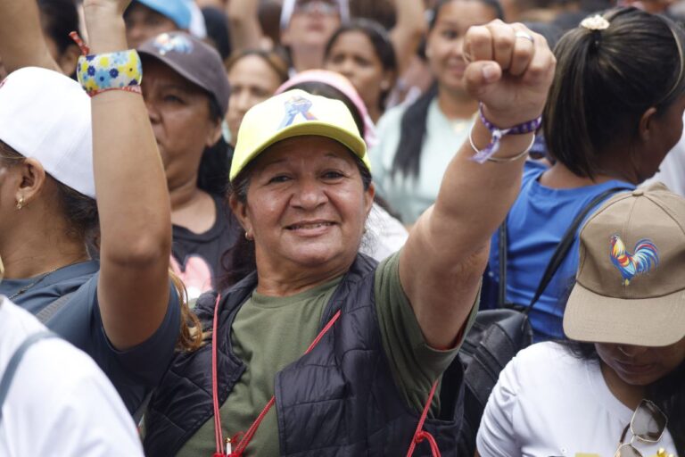 Mujeres de la Patria se movilizan en respaldo al presidente Maduro y en defensa de la paz