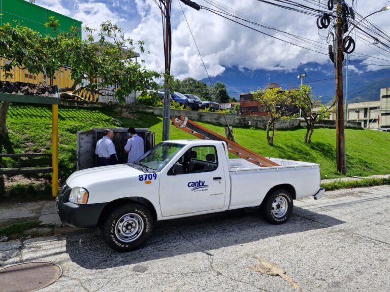 Cantv restituyó servicios a habitantes de Bolívar y Miranda